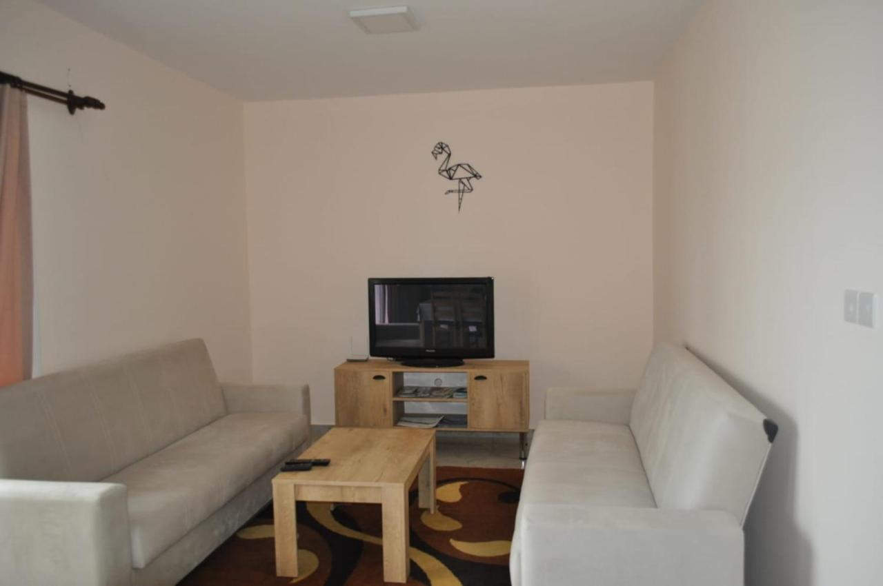 Alp Apartment Famagusta  Buitenkant foto